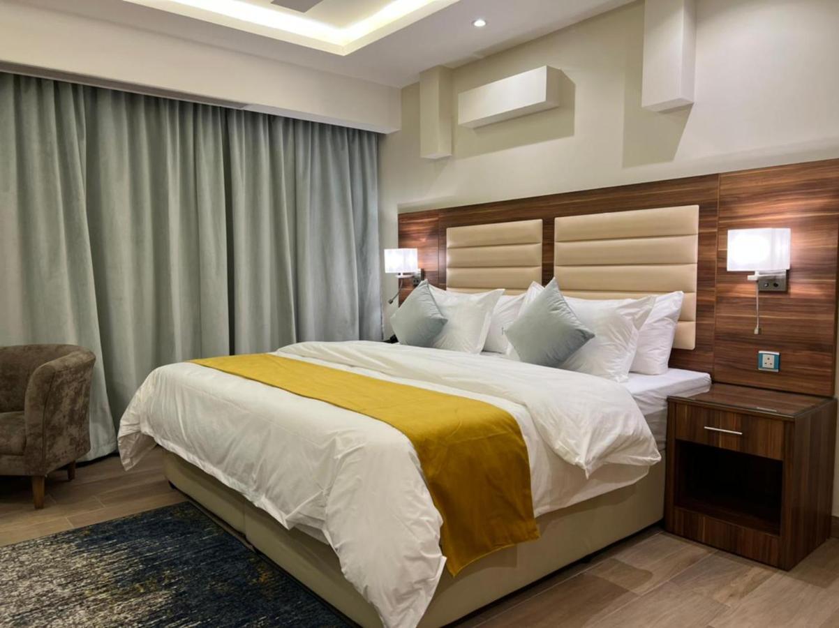 Deluxe King Room