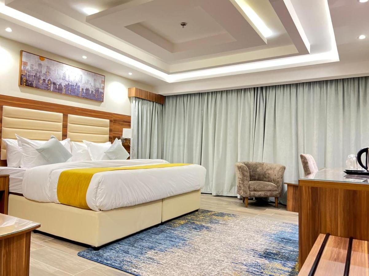 Deluxe King Room