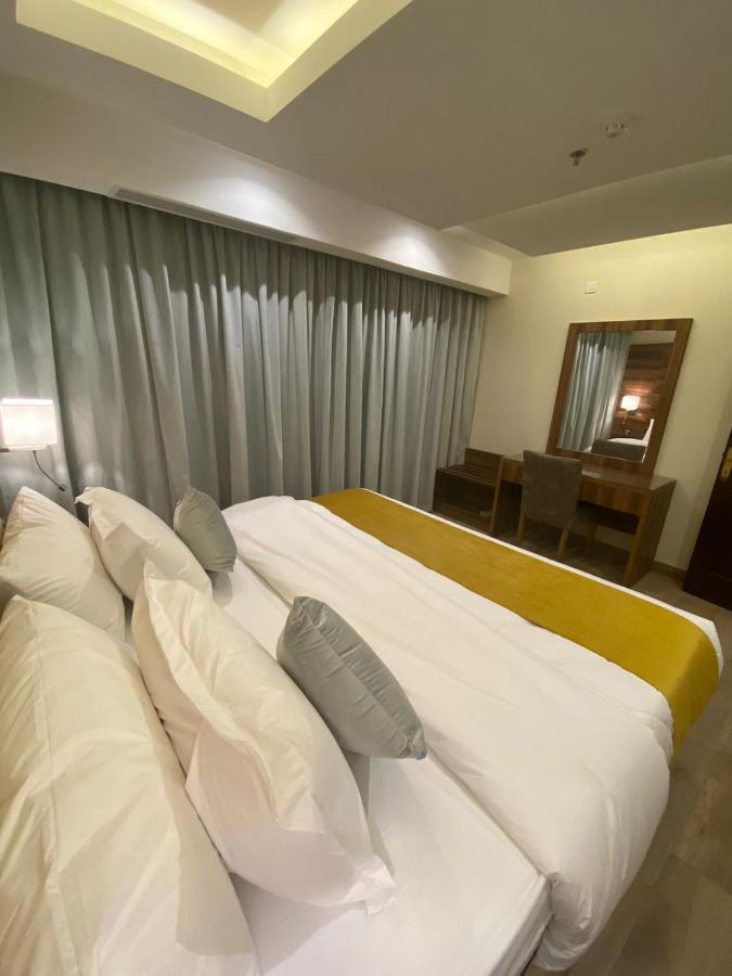 Superior King Suite