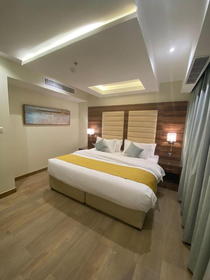 Superior King Suite