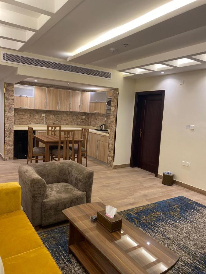 Superior King Suite